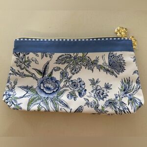Estee Lauder Blue and White Floral Cosmetic Bag (x2)